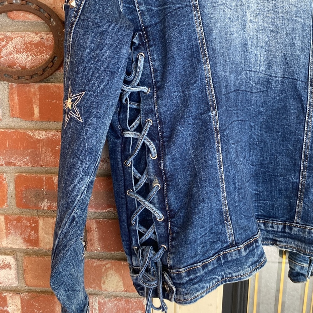 Jean jacket with shinny starts. - Picture 4 of 5